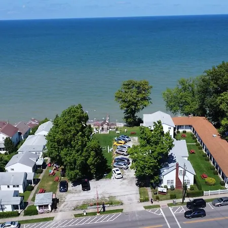 Uncle Toms Cottages